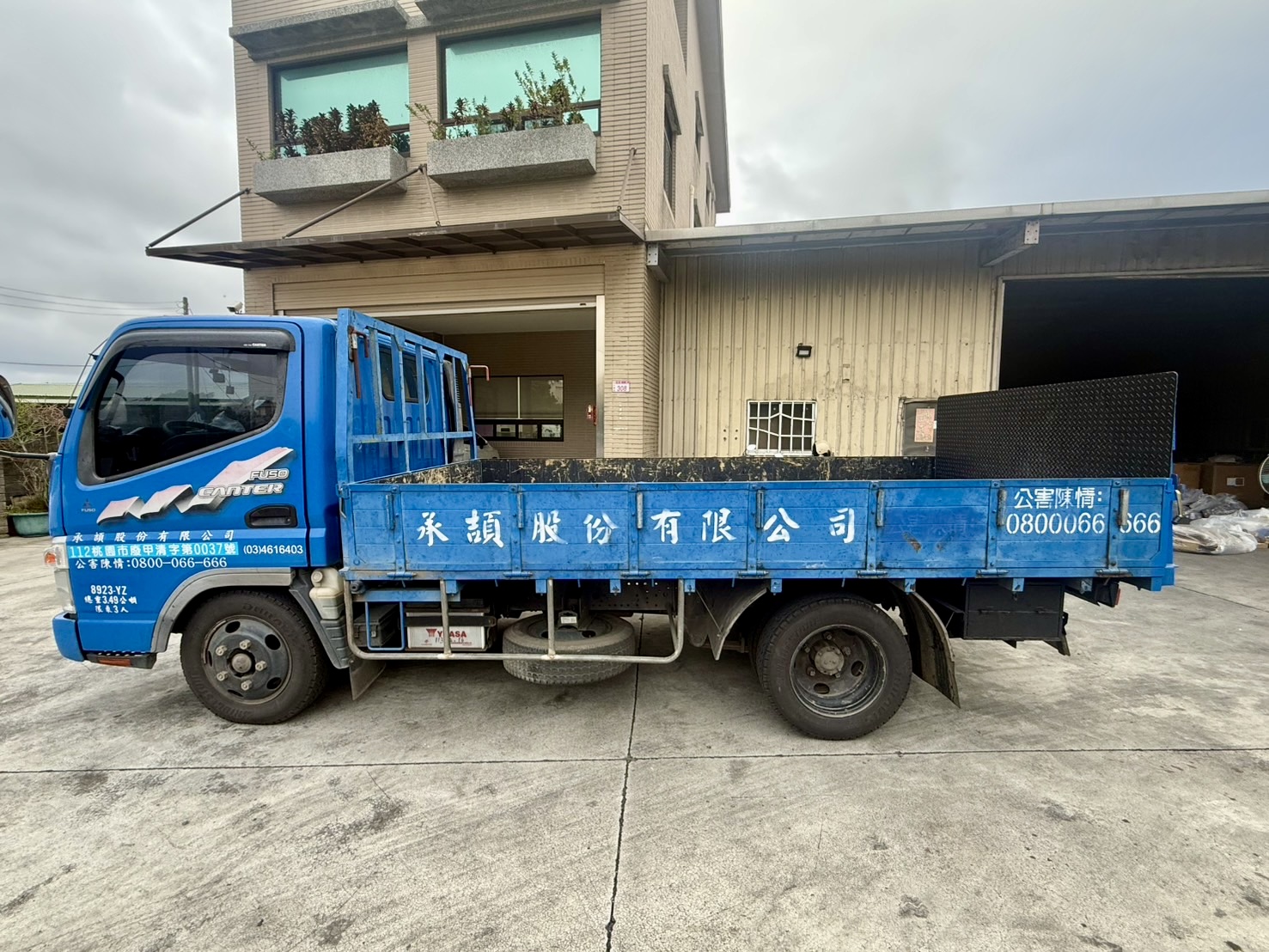 8923-YZ 貨架左側